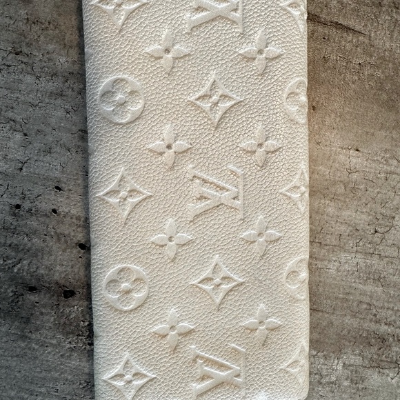 Louis Vuitton Monogram Empreinte Curieuse Sarah Wallet - Picture 6 of 7